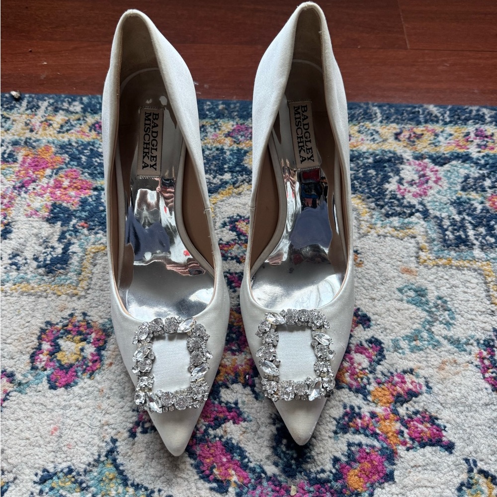 Badgley Mishka size 8 heels - perfect wedding heel!